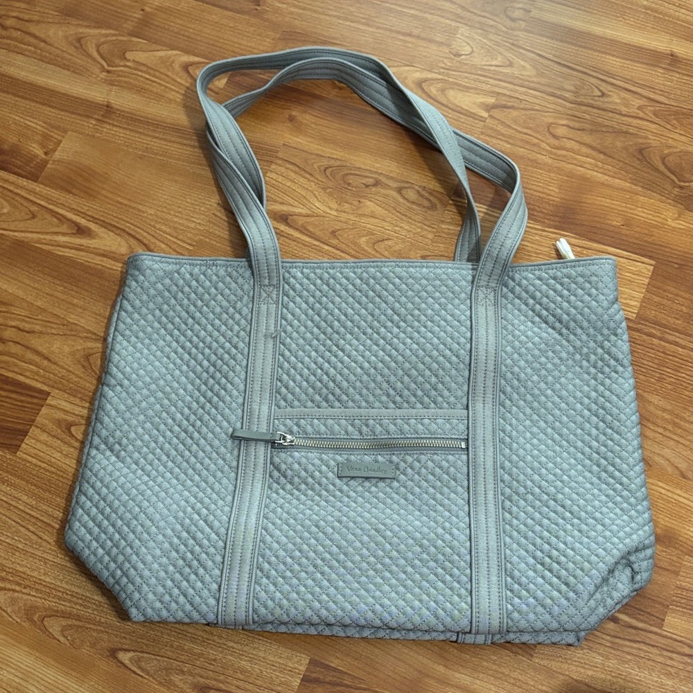 Vera Bradley Light Gray Quilted Tote